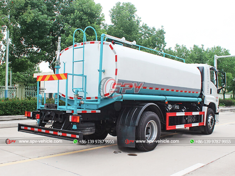 ISUZU GIGA Medium-Duty Water Carrying Truck - Rear Right Side